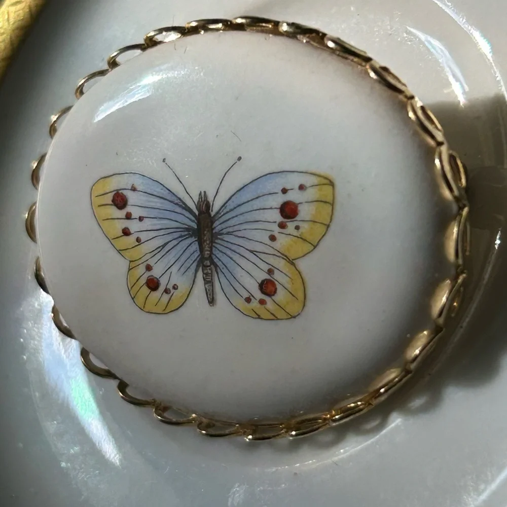 Vintage Porcelain Butterfly Cameo Brooch